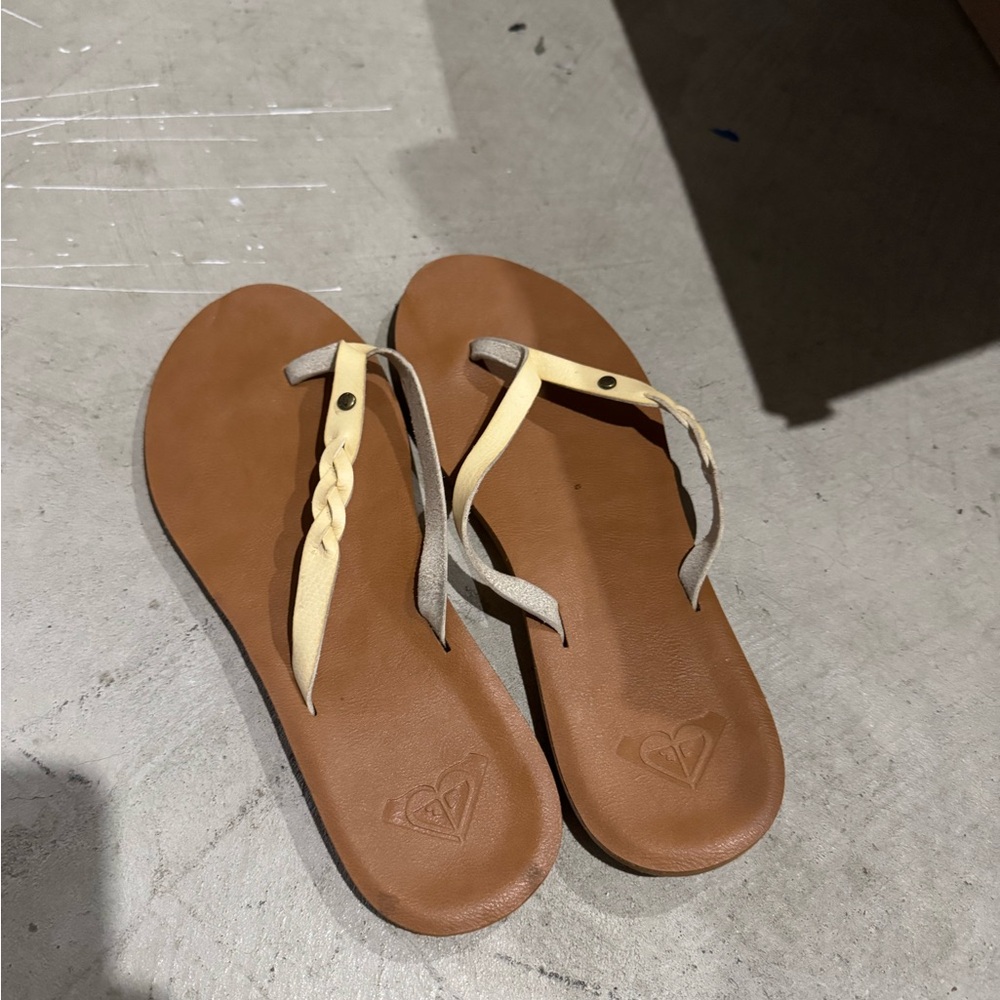 Roxy Women's Tan and Cream Sandals